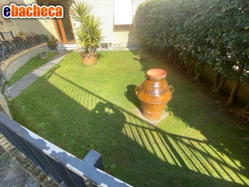 casa indipendente in vendita a Massa