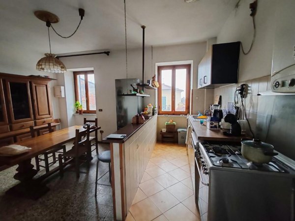 appartamento in vendita a Massa in zona Mirteto