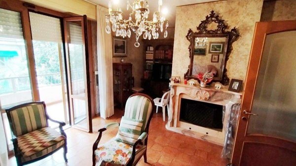 appartamento in vendita a Massa in zona Centro Storico