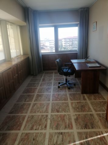 ufficio in vendita a Massa