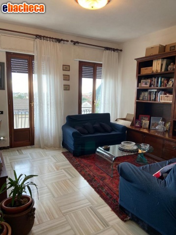 appartamento in vendita a Massa in zona Mirteto
