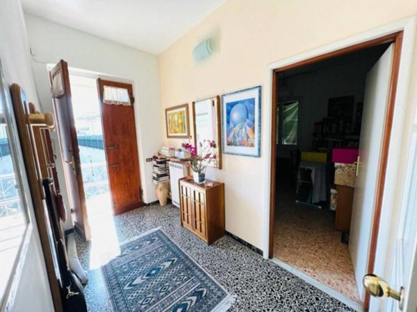 casa indipendente in vendita a Massa