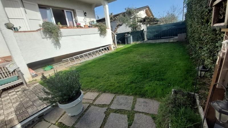 casa indipendente in vendita a Massa in zona Marina dei Ronchi