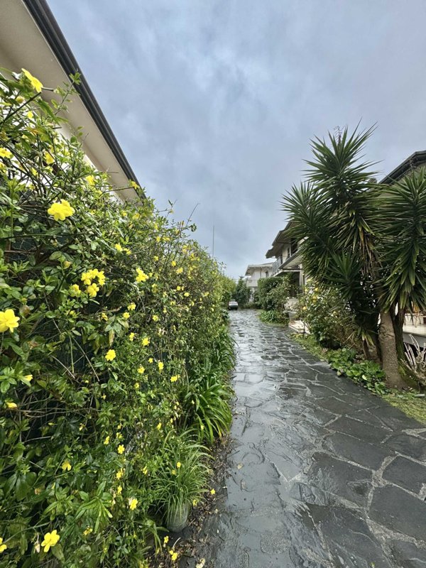 casa semindipendente in vendita a Massa in zona Marina di Massa