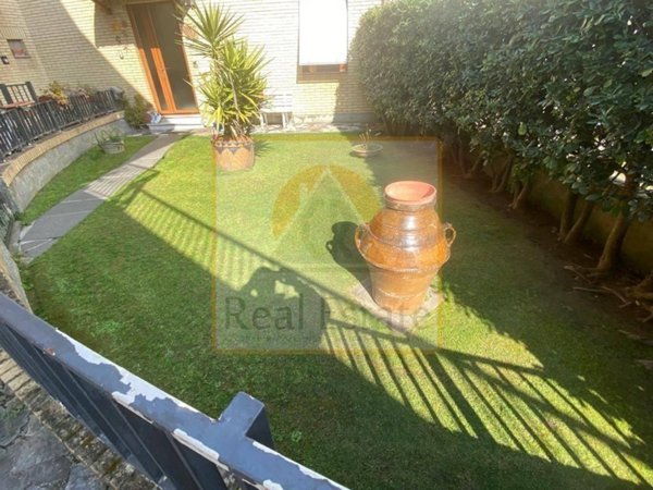 casa indipendente in vendita a Massa in zona Centro Storico