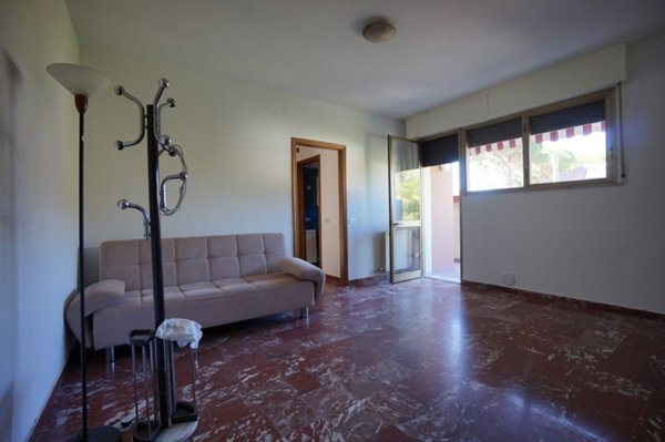 appartamento in vendita a Massa in zona Marina dei Ronchi