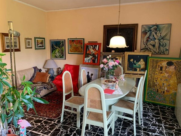 casa indipendente in vendita a Massa in zona Marina di Massa