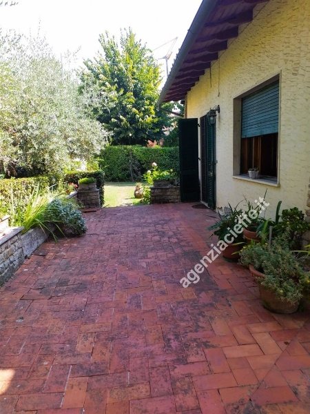 casa indipendente in vendita a Massa in zona Centro Storico