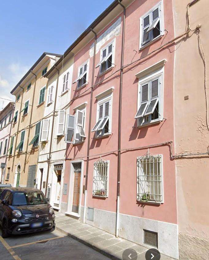 negozio in vendita a Massa in zona Centro Storico