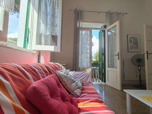 casa indipendente in vendita a Massa in zona Marina di Massa