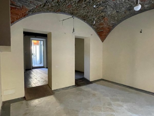 bivano in vendita a Massa in zona Centro Storico