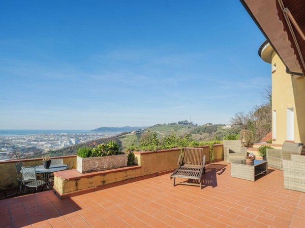 casa indipendente in vendita a Massa in zona Mirteto
