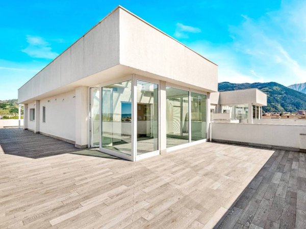 appartamento in vendita a Massa in zona Centro Storico