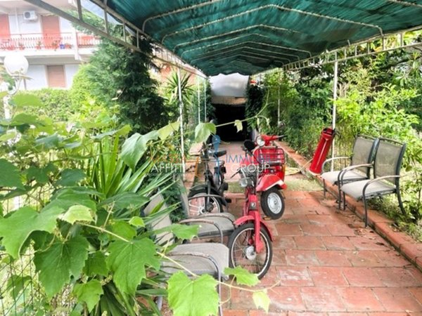 appartamento in vendita a Massa in zona Marina dei Ronchi