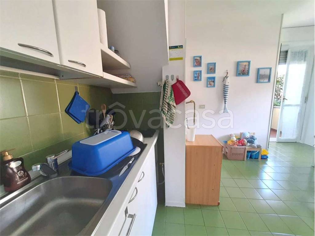 appartamento in vendita a Massa in zona Marina di Massa