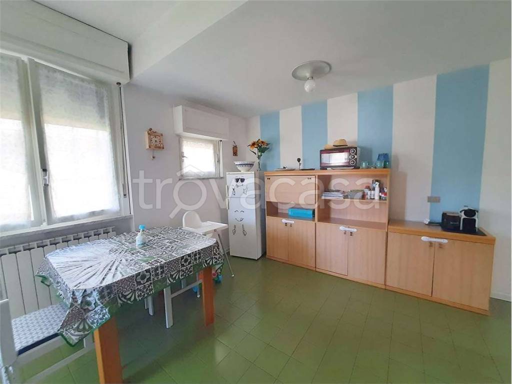 appartamento in vendita a Massa in zona Marina di Massa