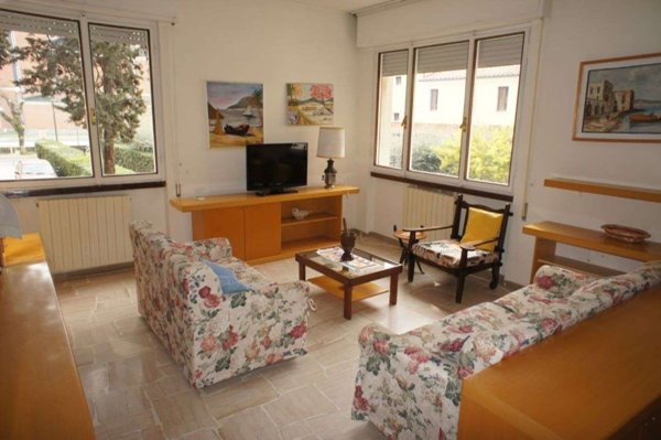 appartamento in vendita a Massa in zona Centro Storico