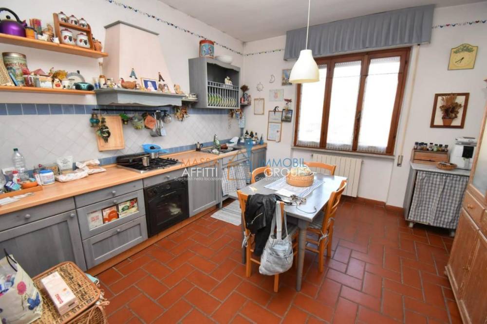 casa indipendente in vendita a Massa in zona Marina di Massa