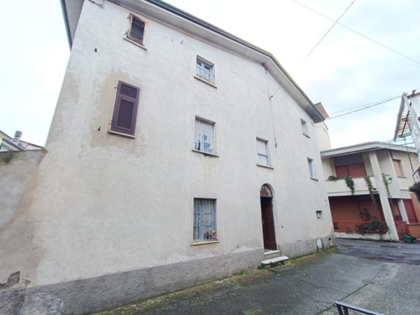 casa indipendente in vendita a Massa in zona Castagnola