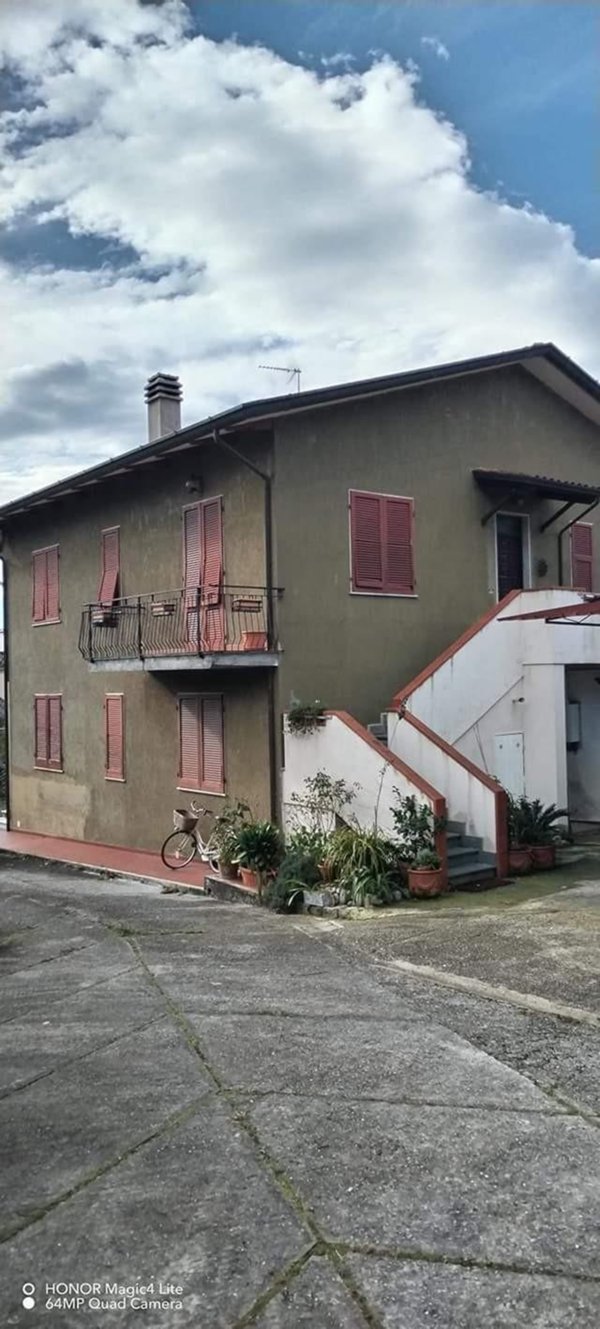 casa indipendente in vendita a Massa in zona Candia