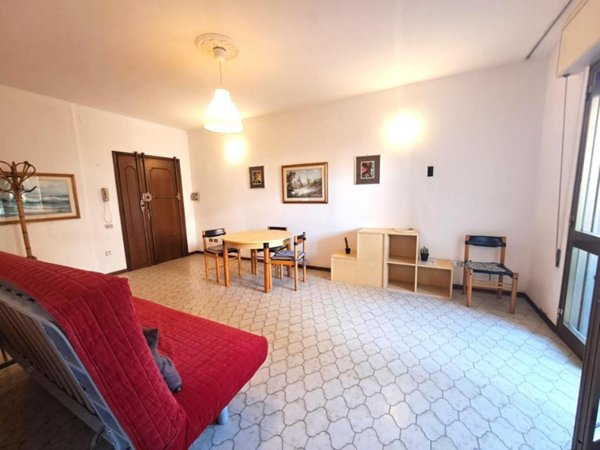 appartamento in vendita a Massa in zona Marina dei Ronchi