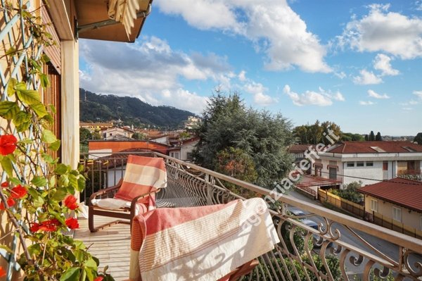 appartamento in vendita a Massa in zona Mirteto