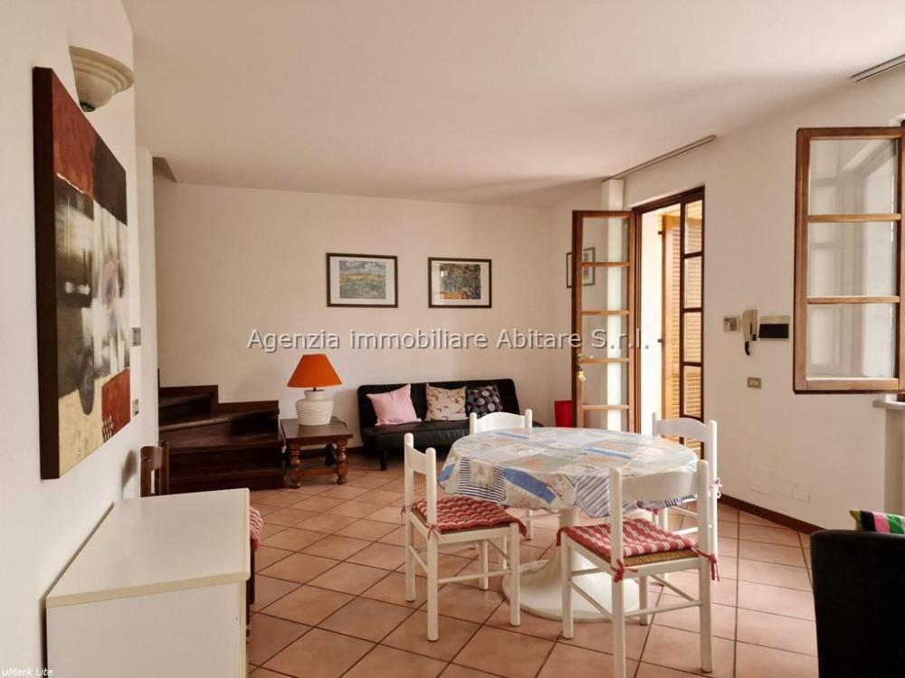 casa indipendente in vendita a Massa in zona Marina di Massa