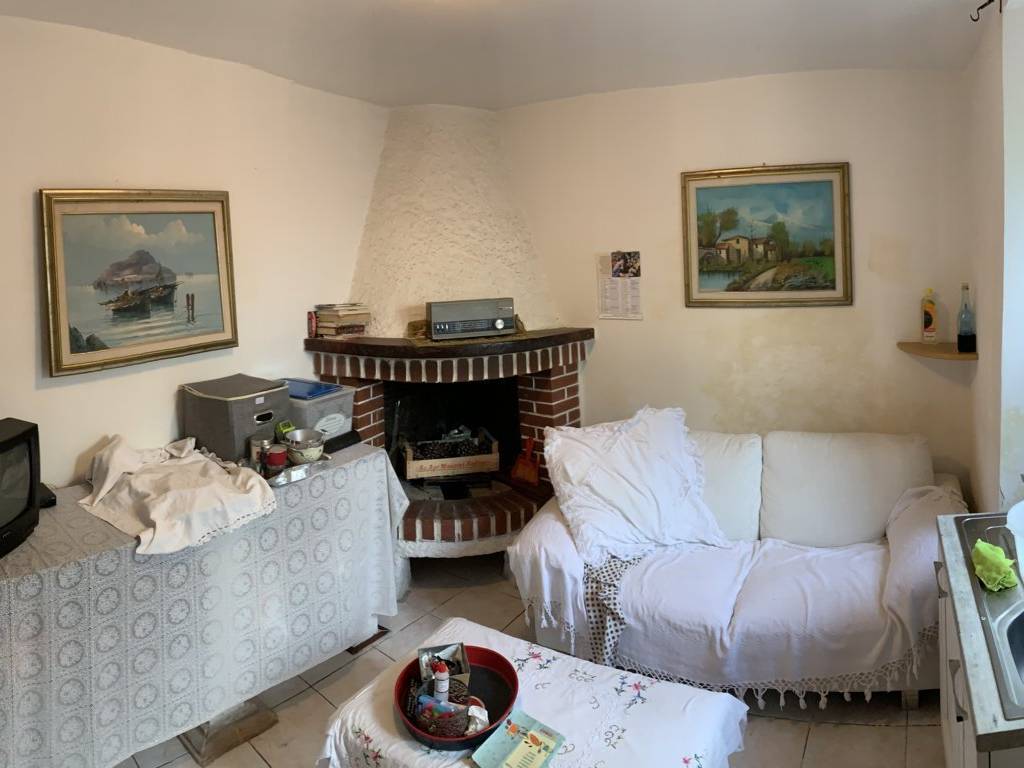 casa indipendente in vendita a Massa in zona Centro Storico