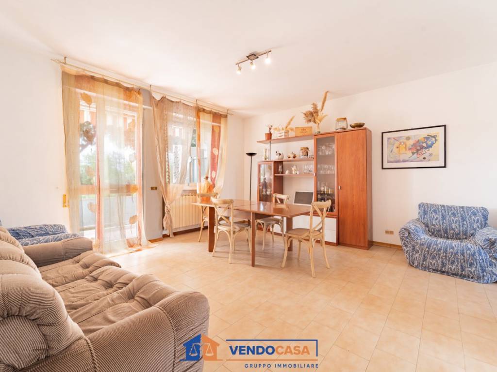 appartamento in vendita a Massa in zona Marina di Massa