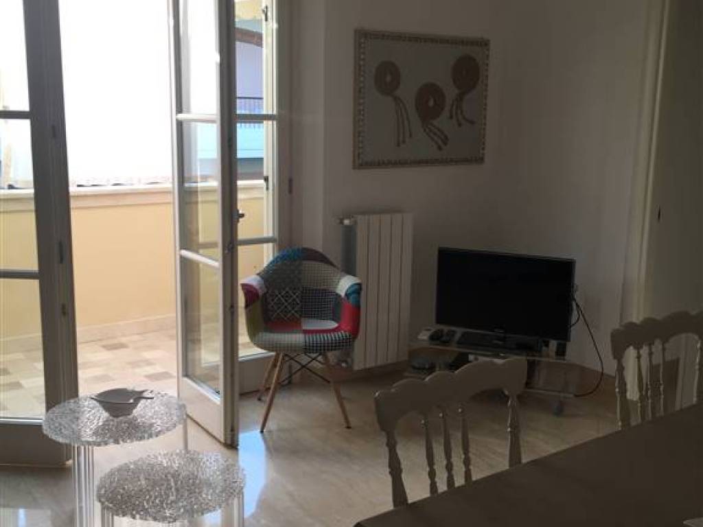 appartamento in vendita a Massa in zona Marina dei Ronchi