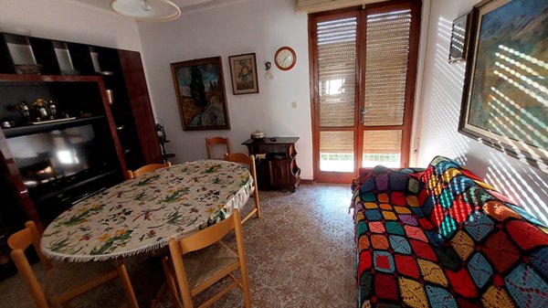 appartamento in vendita a Massa in zona Marina di Massa