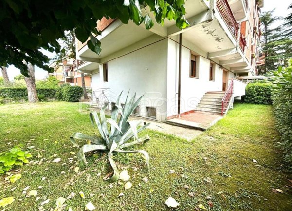 appartamento in vendita a Massa in zona Centro Storico