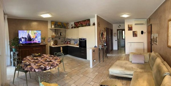 appartamento in vendita a Massa in zona Mirteto