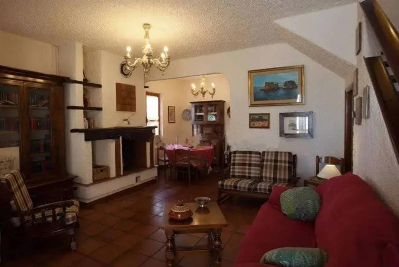casa indipendente in vendita a Massa in zona Centro Storico