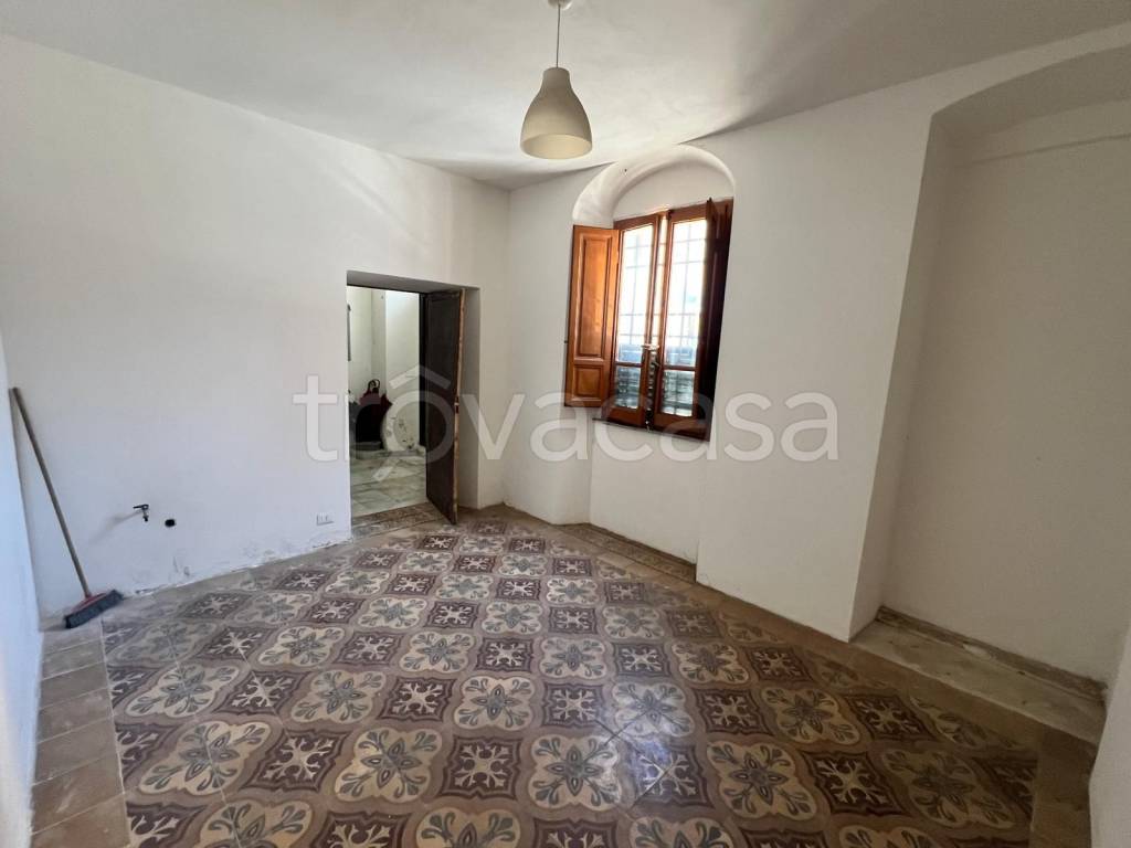 appartamento in vendita a Massa in zona Centro Storico