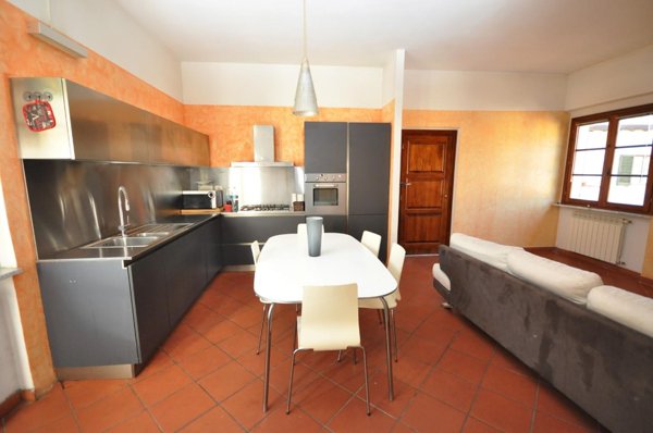 appartamento in vendita a Massa in zona Centro Storico