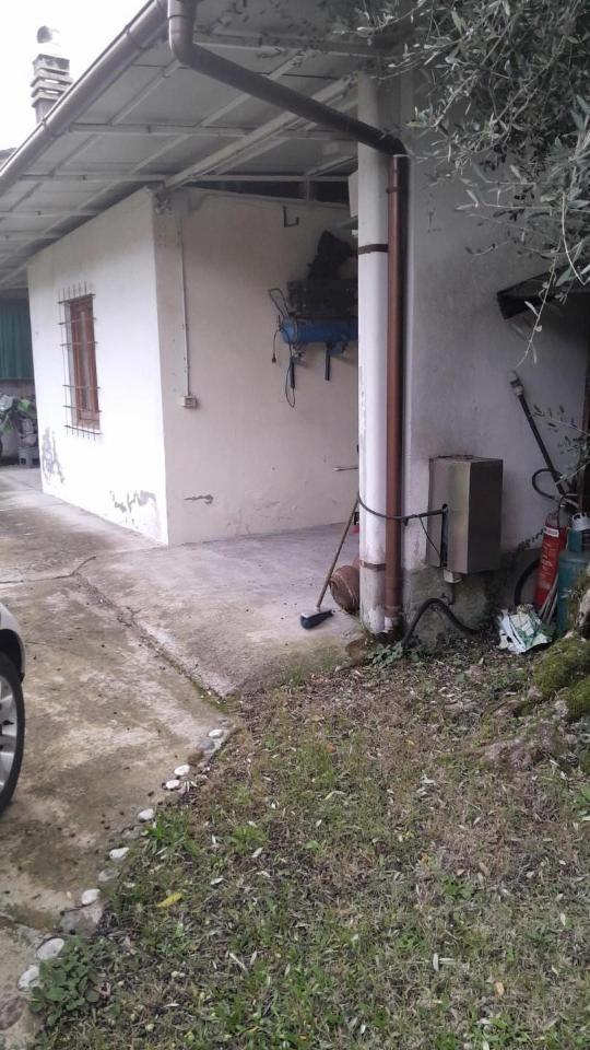 casa indipendente in vendita a Massa in zona Centro Storico