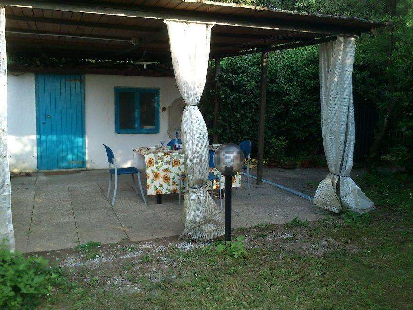 appartamento in vendita a Massa in zona Marina dei Ronchi