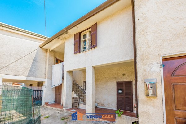 casa indipendente in vendita a Massa in zona Marina di Massa