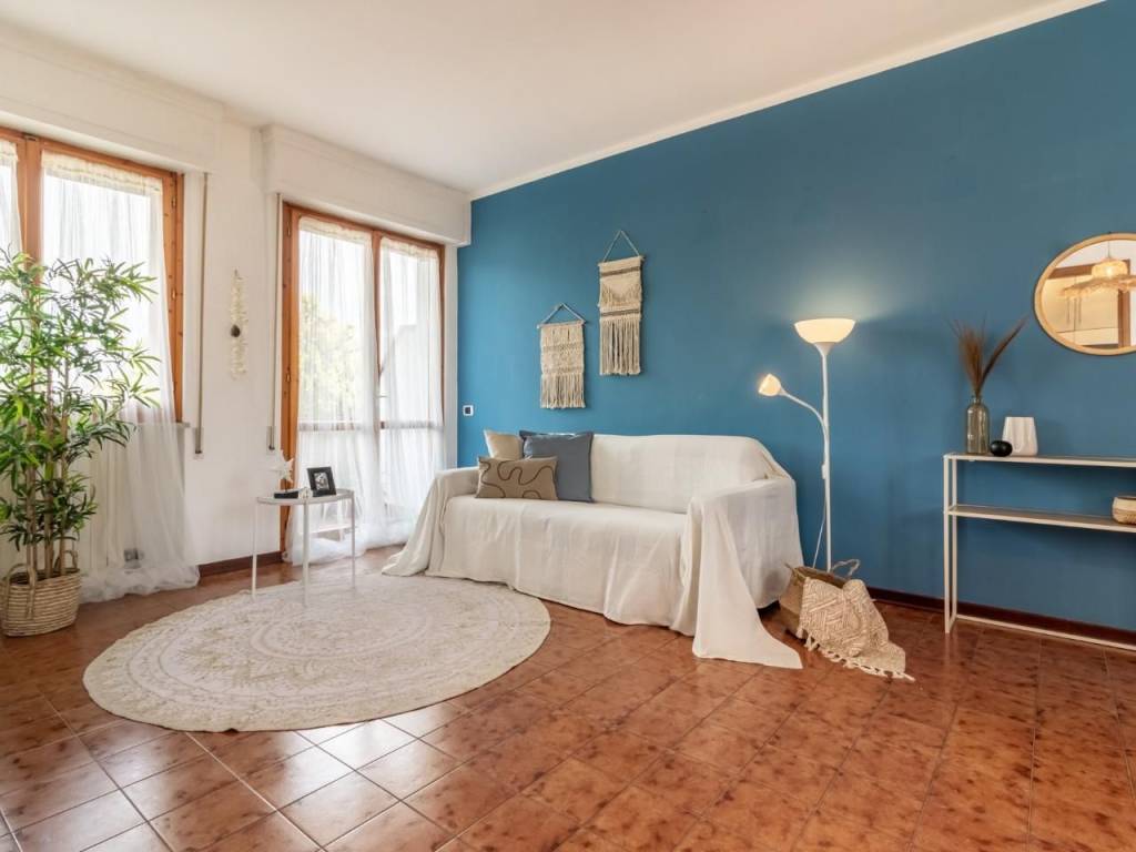 appartamento in vendita a Massa in zona Marina dei Ronchi