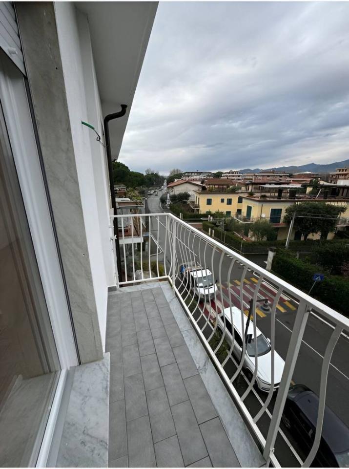 appartamento in vendita a Massa in zona Marina di Massa