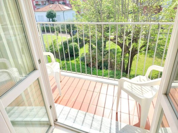 appartamento in vendita a Massa in zona Marina dei Ronchi