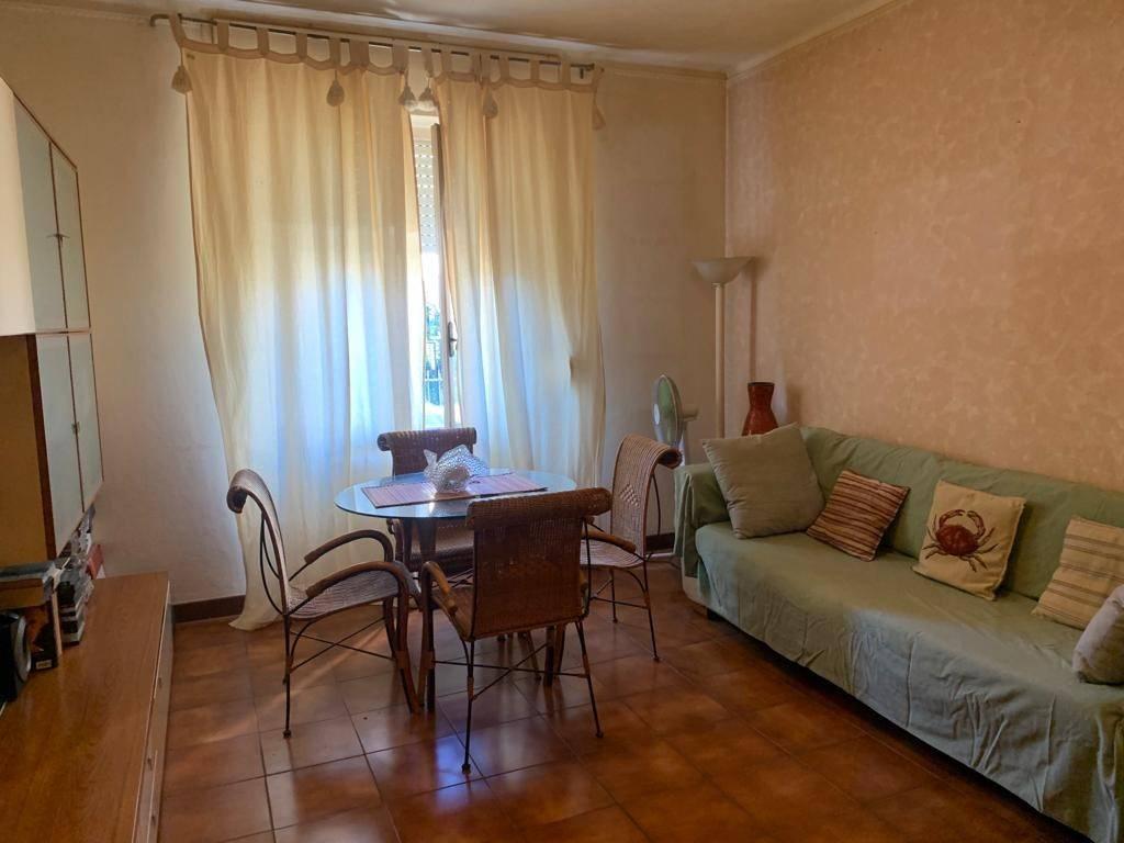 appartamento in vendita a Massa in zona Marina di Massa