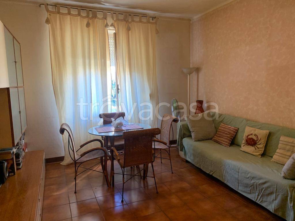 appartamento in vendita a Massa in zona Marina di Massa