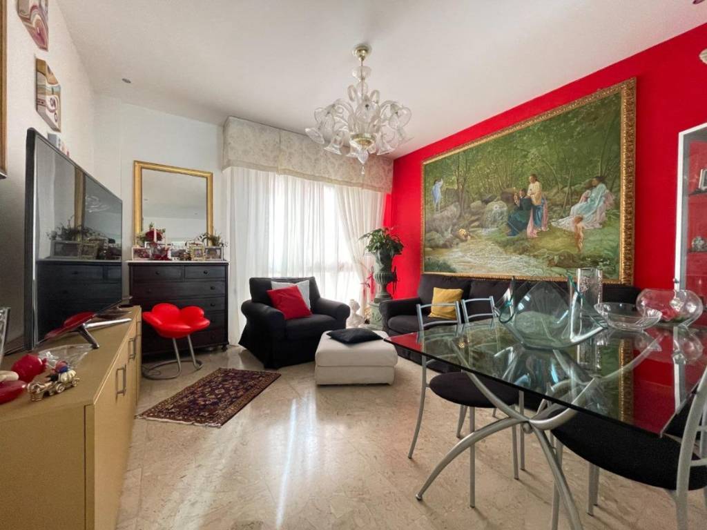 appartamento in vendita a Massa in zona Centro Storico