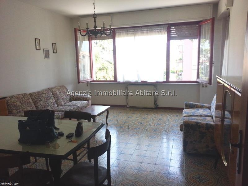 appartamento in vendita a Massa in zona Marina di Massa