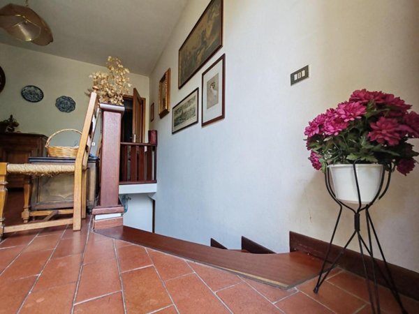 casa indipendente in vendita a Massa in zona Centro Storico