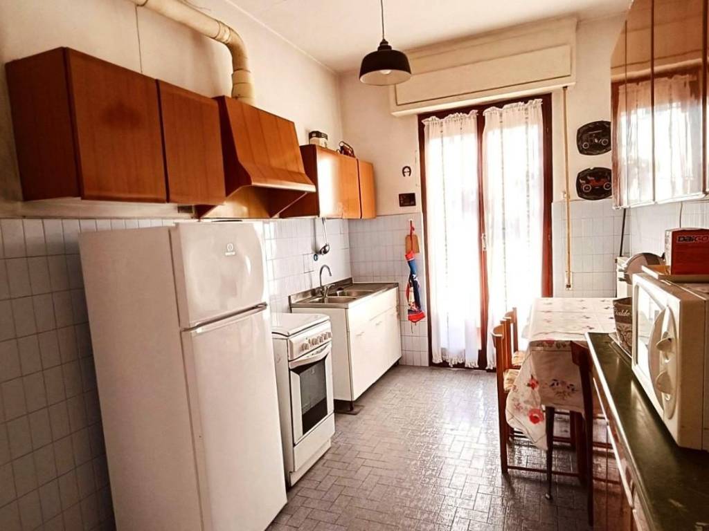 appartamento in vendita a Massa in zona Marina dei Ronchi