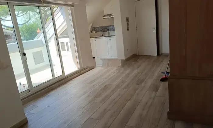 appartamento in vendita a Massa in zona Marina di Massa