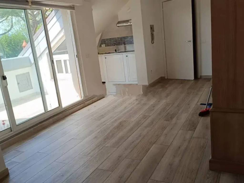 appartamento in vendita a Massa in zona Marina di Massa